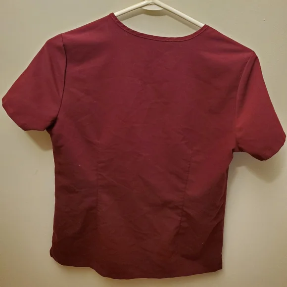 Figs 3 pocket Casma Scrub Top Burgandy XS - Picture 2 of 2